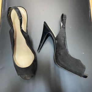 Nine West Peep Toe Suede Heels Size 9.5
